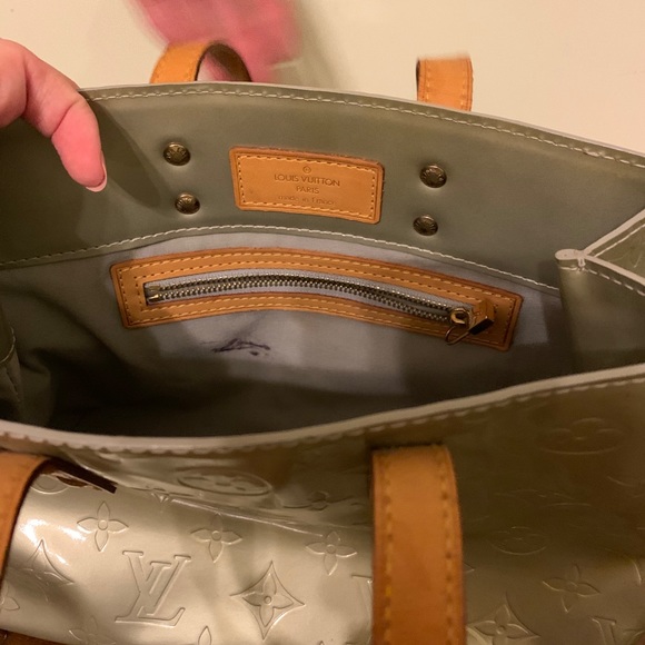 Louis Vuitton Handbag - Picture 6 of 8